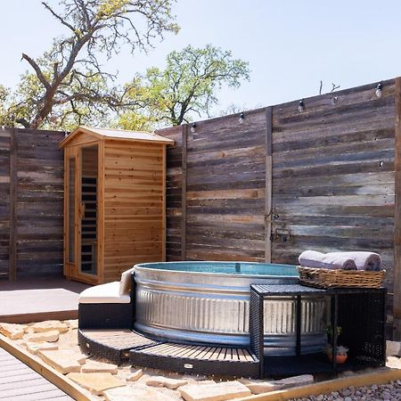 Romantic Tiny Luxury Retreat W Heated Pool, Sauna N Outdoor Shower In Wimberley 10 Acres ภายนอก รูปภาพ