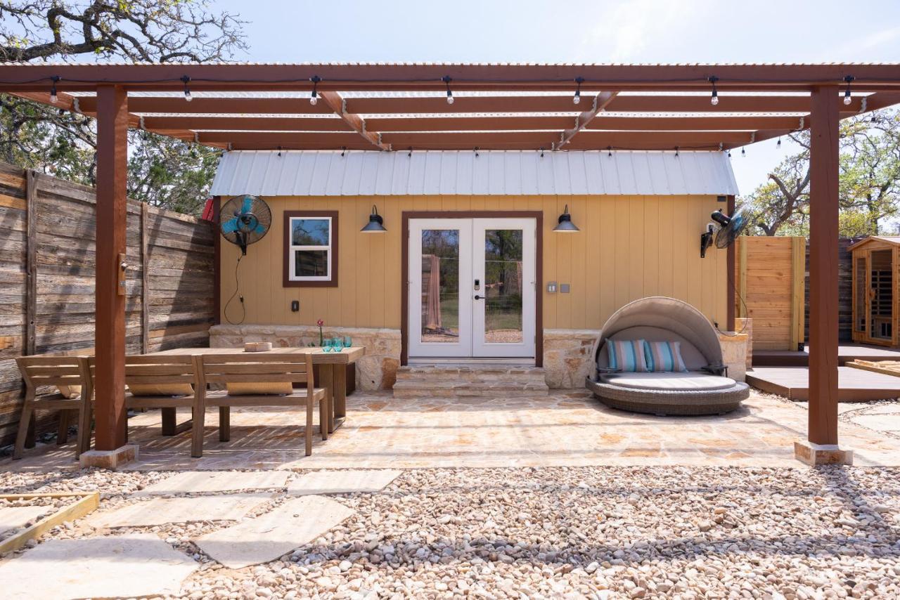 Romantic Tiny Luxury Retreat W Heated Pool, Sauna N Outdoor Shower In Wimberley 10 Acres ภายนอก รูปภาพ