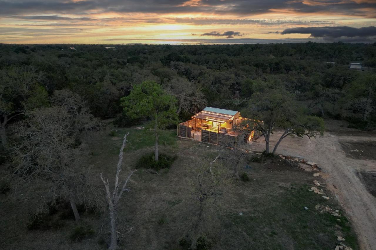 Romantic Tiny Luxury Retreat W Heated Pool, Sauna N Outdoor Shower In Wimberley 10 Acres ภายนอก รูปภาพ