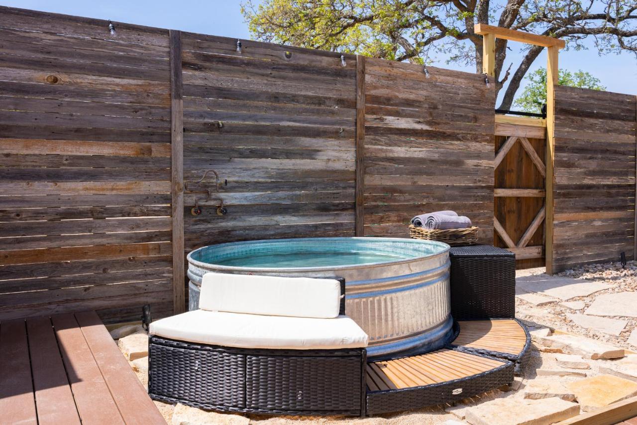 Romantic Tiny Luxury Retreat W Heated Pool, Sauna N Outdoor Shower In Wimberley 10 Acres ภายนอก รูปภาพ