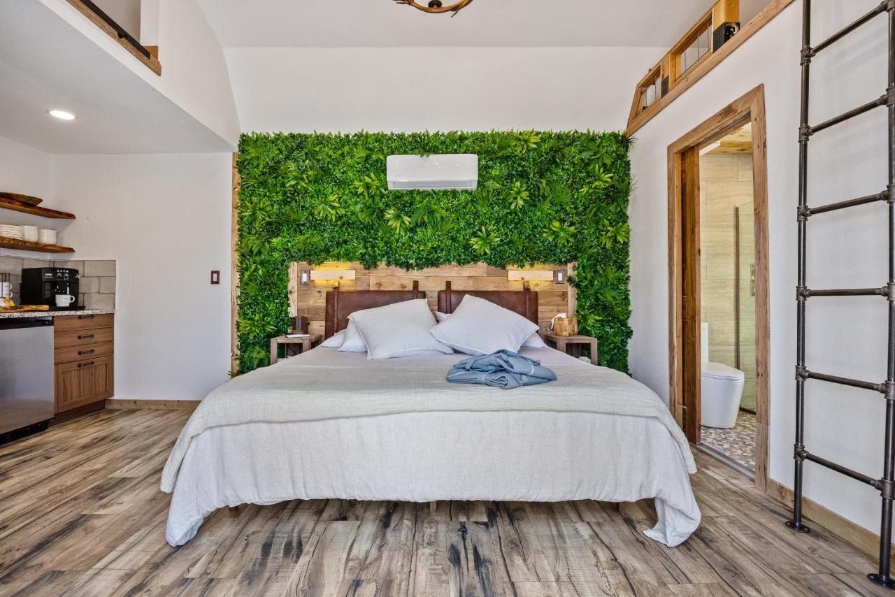 Romantic Tiny Luxury Retreat W Heated Pool, Sauna N Outdoor Shower In Wimberley 10 Acres ภายนอก รูปภาพ