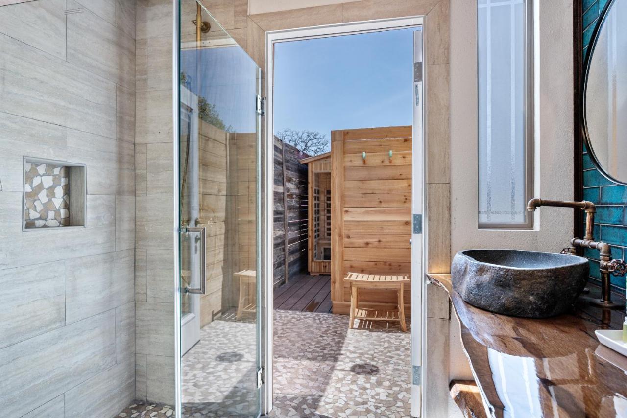 Romantic Tiny Luxury Retreat W Heated Pool, Sauna N Outdoor Shower In Wimberley 10 Acres ภายนอก รูปภาพ