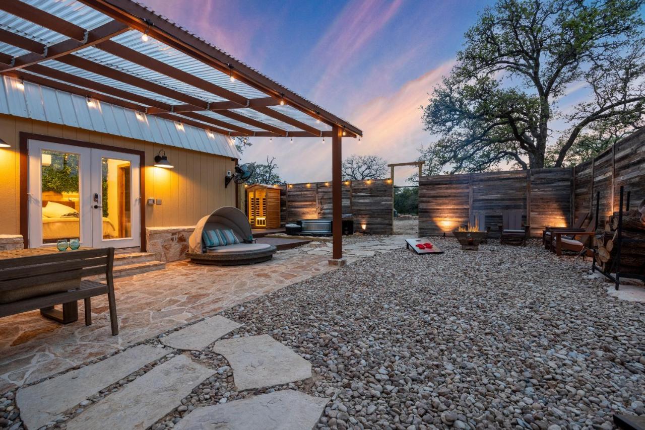 Romantic Tiny Luxury Retreat W Heated Pool, Sauna N Outdoor Shower In Wimberley 10 Acres ภายนอก รูปภาพ