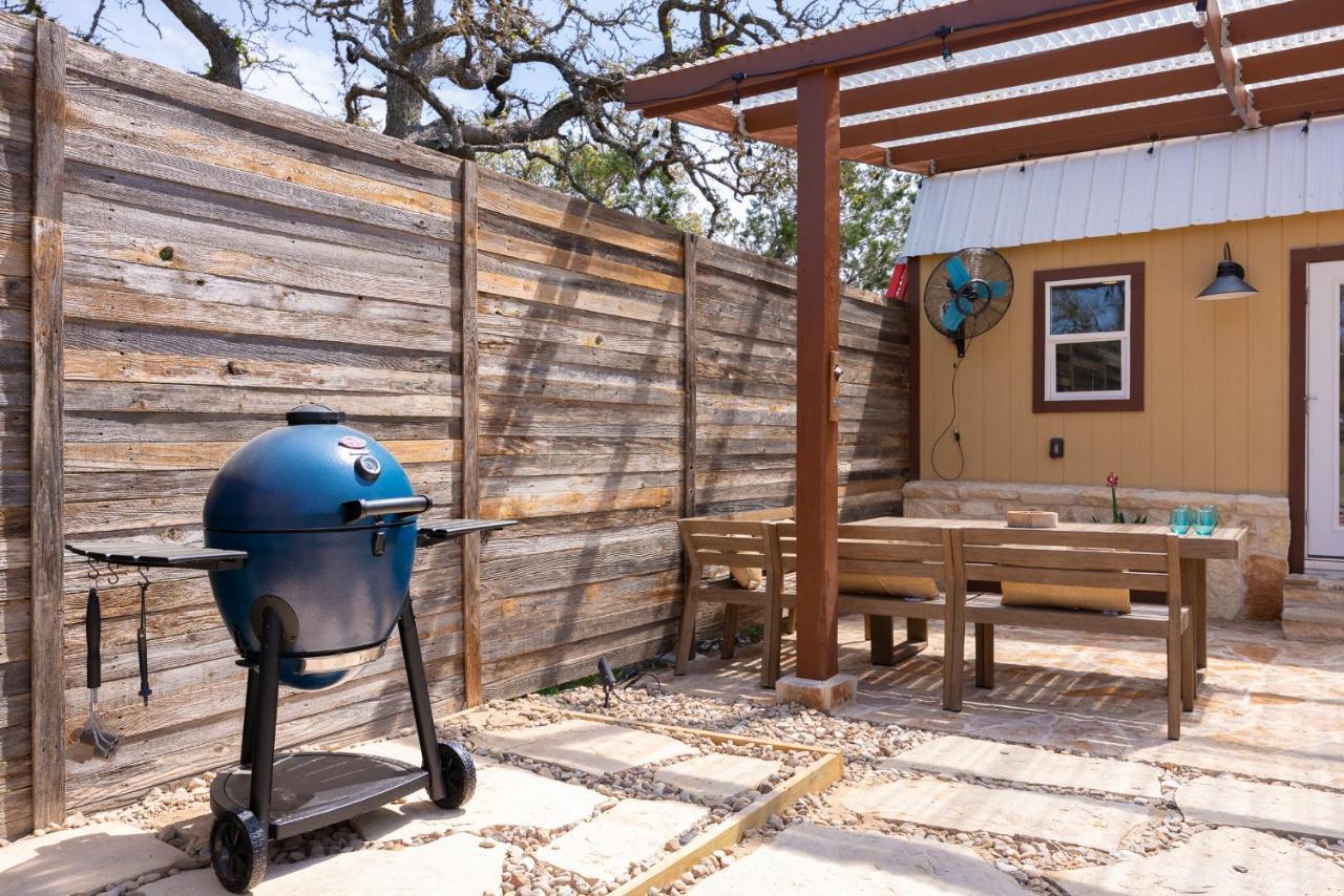 Romantic Tiny Luxury Retreat W Heated Pool, Sauna N Outdoor Shower In Wimberley 10 Acres ภายนอก รูปภาพ